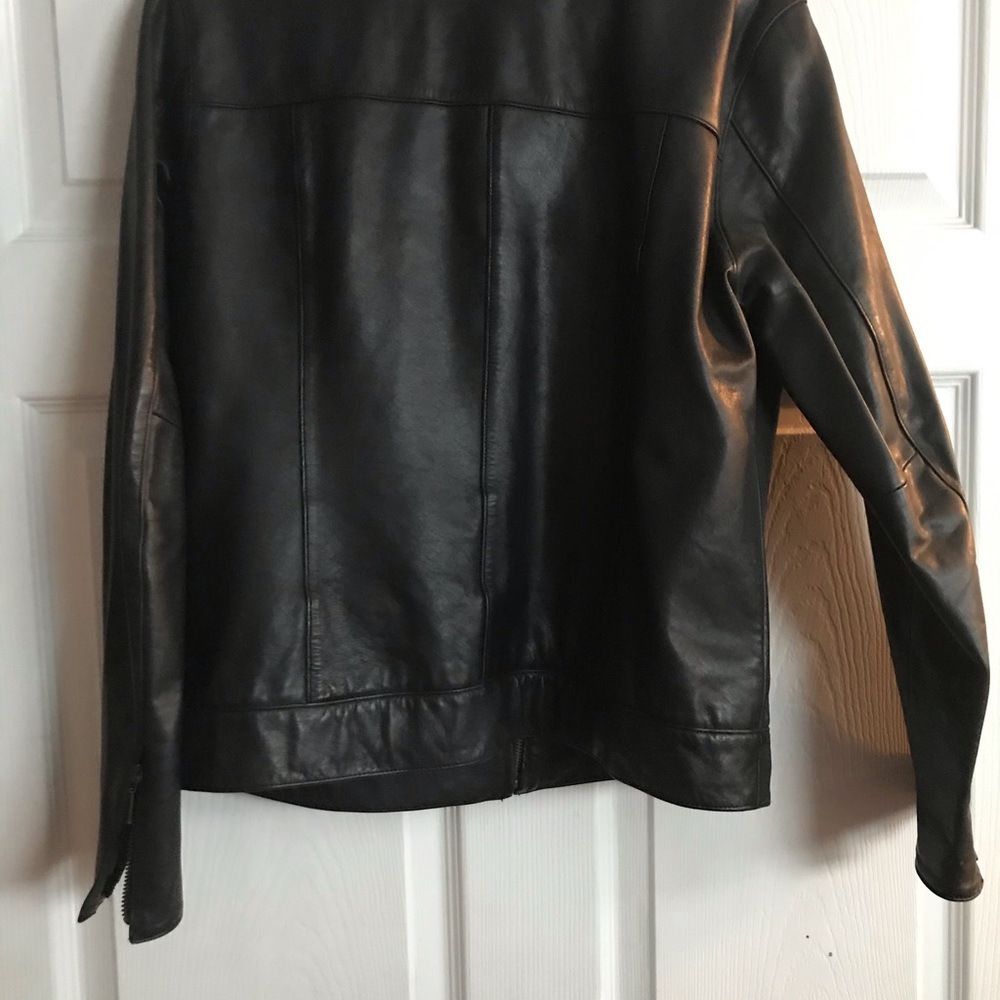 Leather jacket - Picture 2 of 3